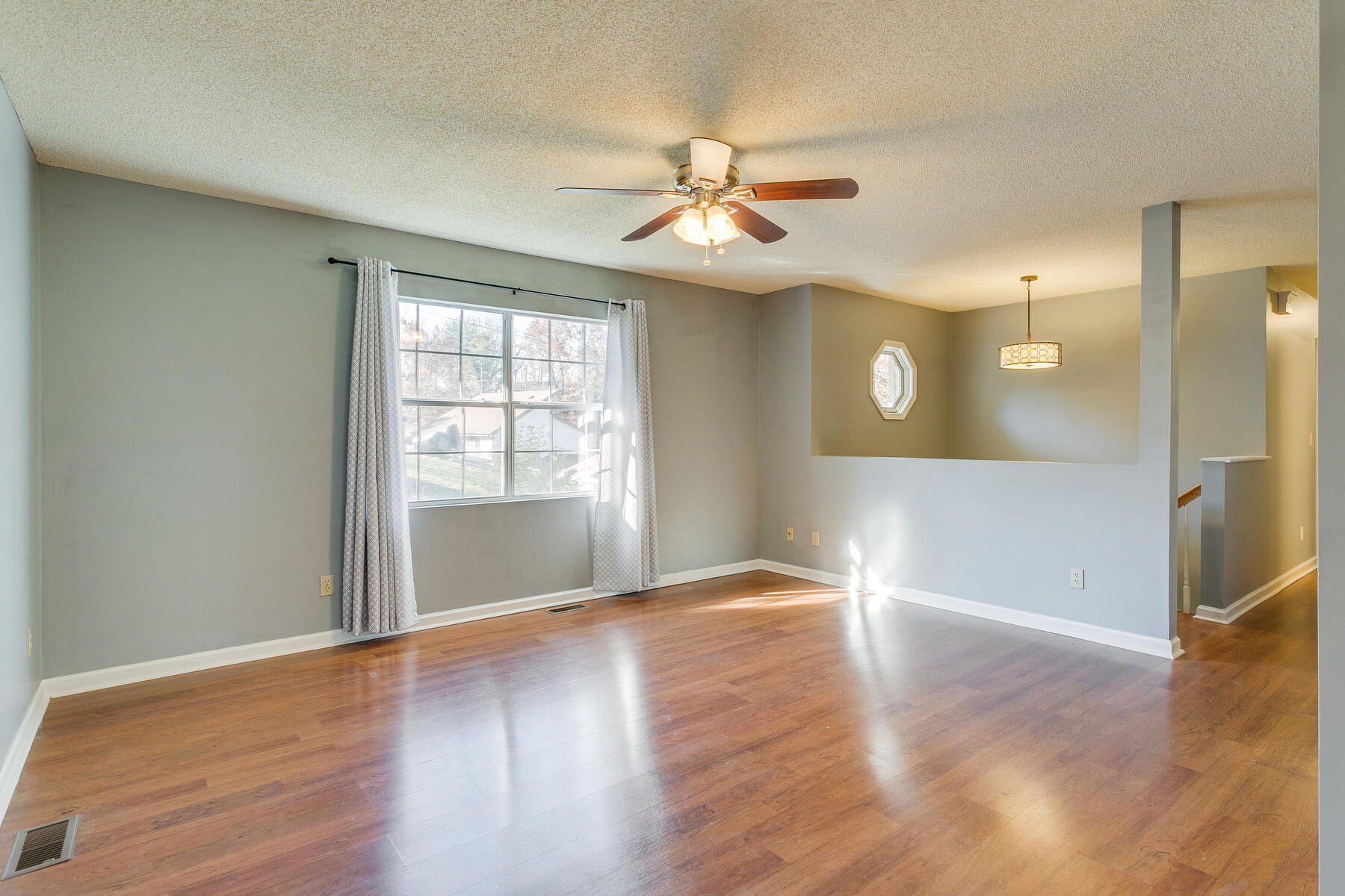 1105 Chippendale Road Kingsport, TN 37660 - Photo 8 of 40 008