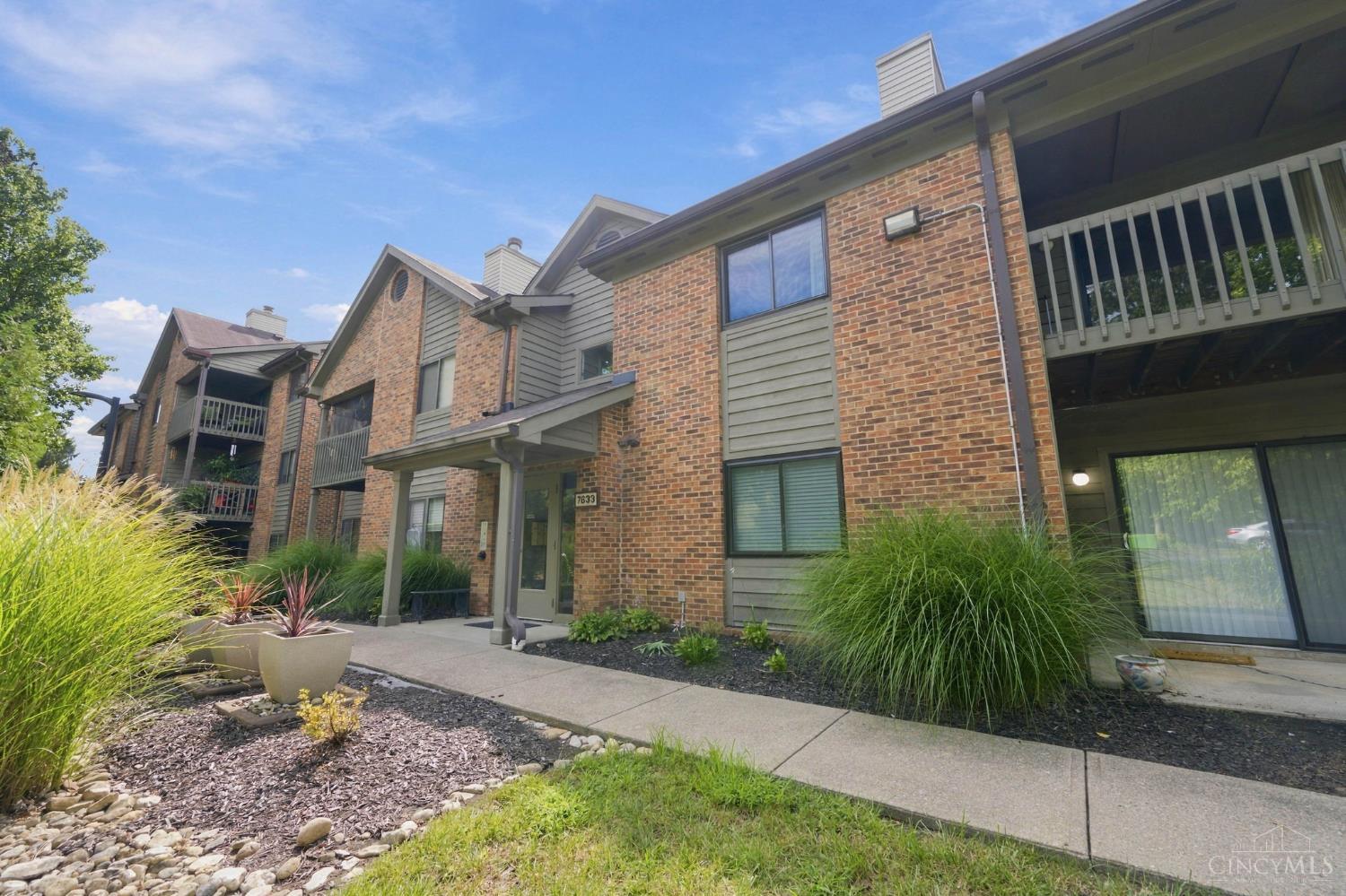 7633 Montgomery Road, Unit 7633 Cincinnati, OH 45236 - Photo 3 of 62 Gallery Image 3