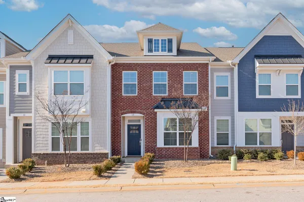 $285,000 | 10 Leander Drive, Greer, SC 29651