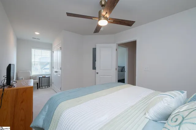 $285,000 | 10 Leander Drive, Greer, SC 29651