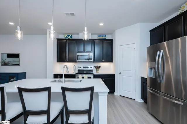 $285,000 | 10 Leander Drive, Greer, SC 29651