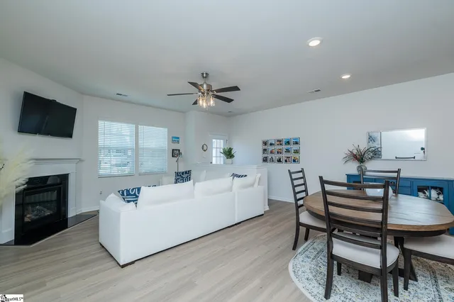 $285,000 | 10 Leander Drive, Greer, SC 29651