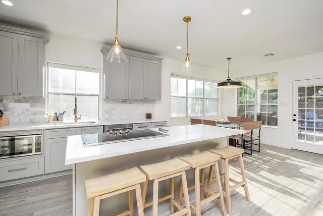 $6,000 | 5926 Brook Bend Drive, Sugar Land, TX 77479