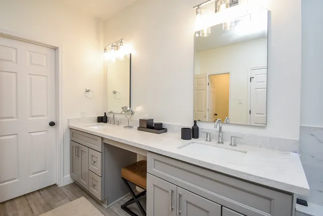 $6,000 | 5926 Brook Bend Drive, Sugar Land, TX 77479