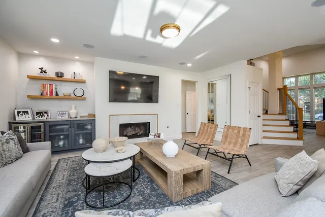 $6,000 | 5926 Brook Bend Drive, Sugar Land, TX 77479