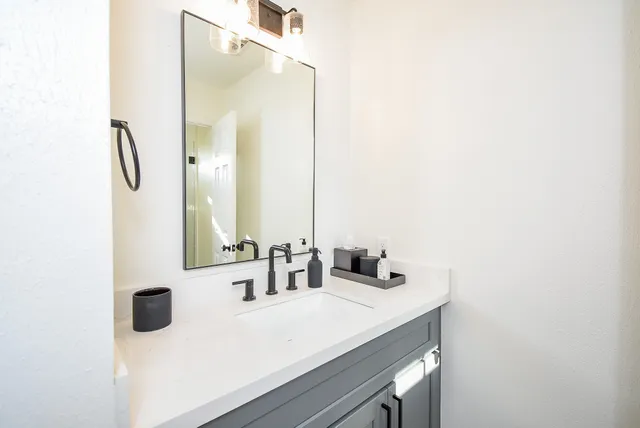 $6,000 | 5926 Brook Bend Drive, Sugar Land, TX 77479