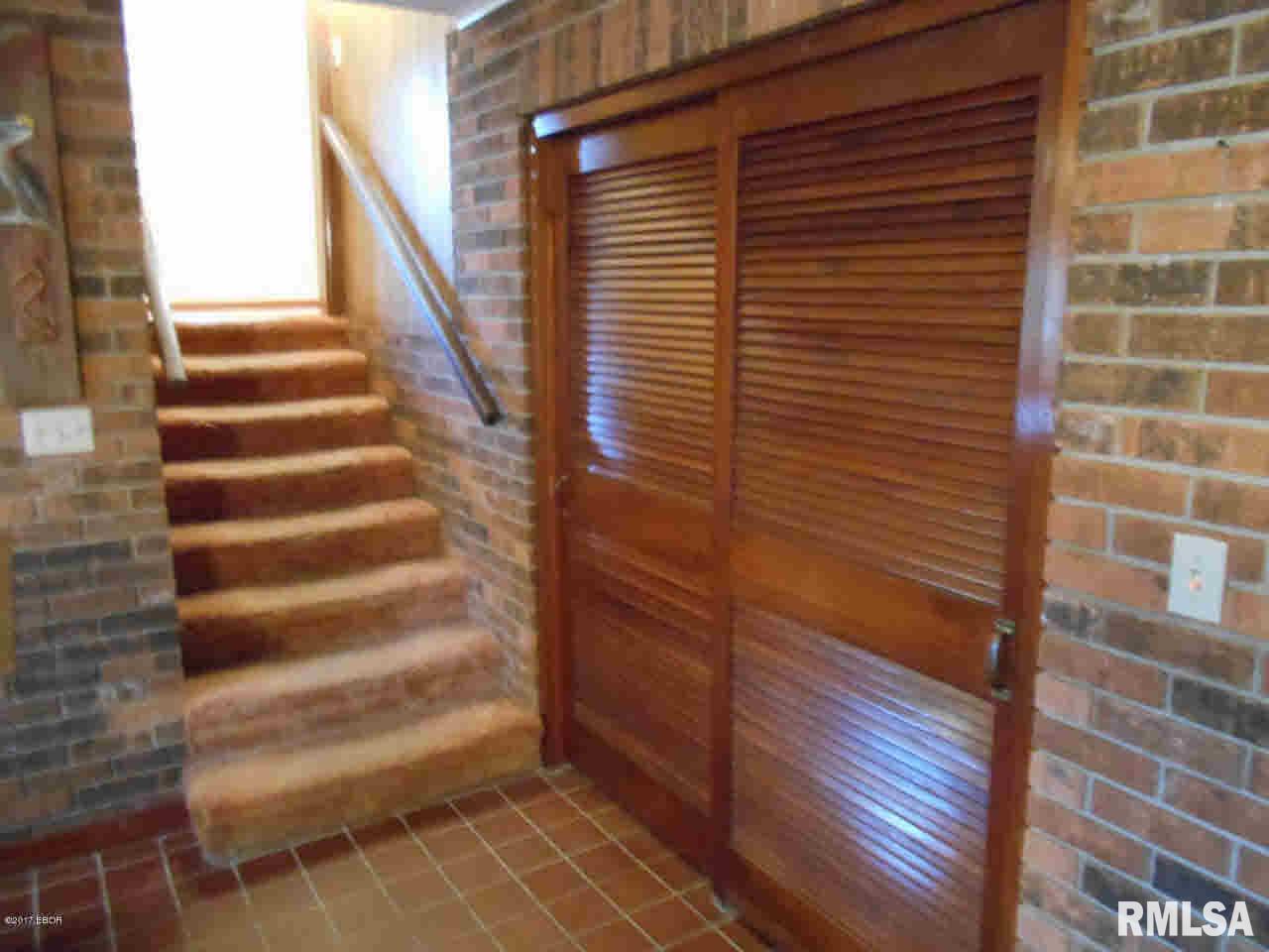 100 Fox Creek Road Flora, IL 62839 - Photo 27 of 48