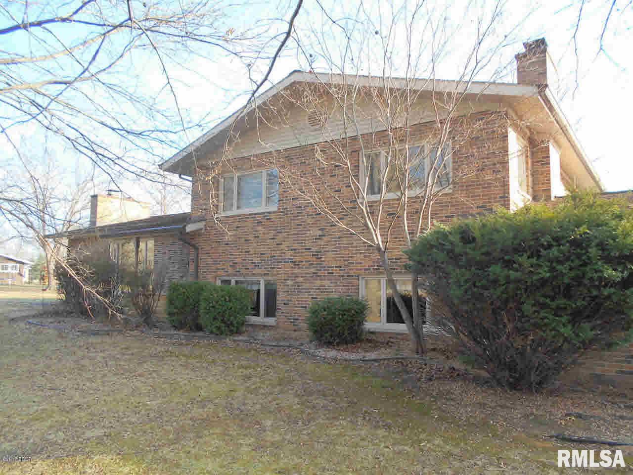 100 Fox Creek Road Flora, IL 62839 - Photo 3 of 48