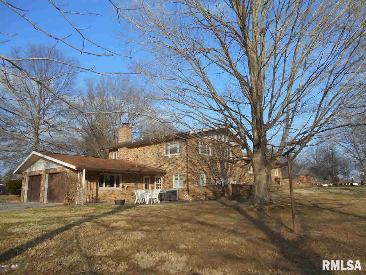 100 Fox Creek Road Flora, IL 62839 - Photo 4 of 48