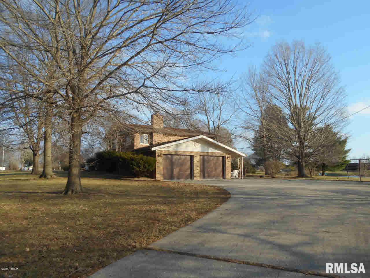 100 Fox Creek Road Flora, IL 62839 - Photo 7 of 48