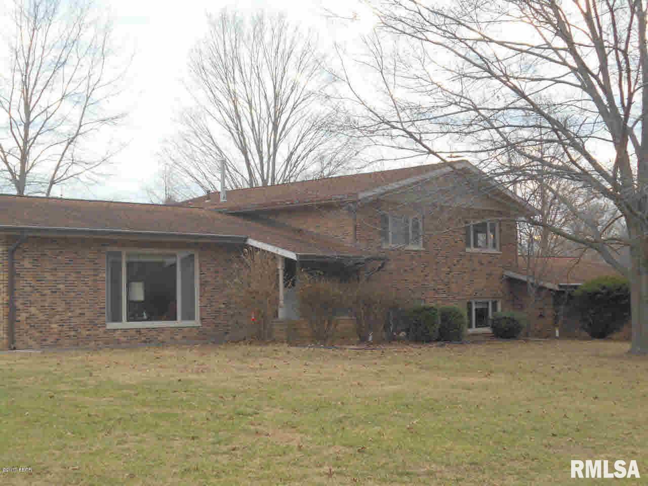 100 Fox Creek Road Flora, IL 62839 - Photo 9 of 48
