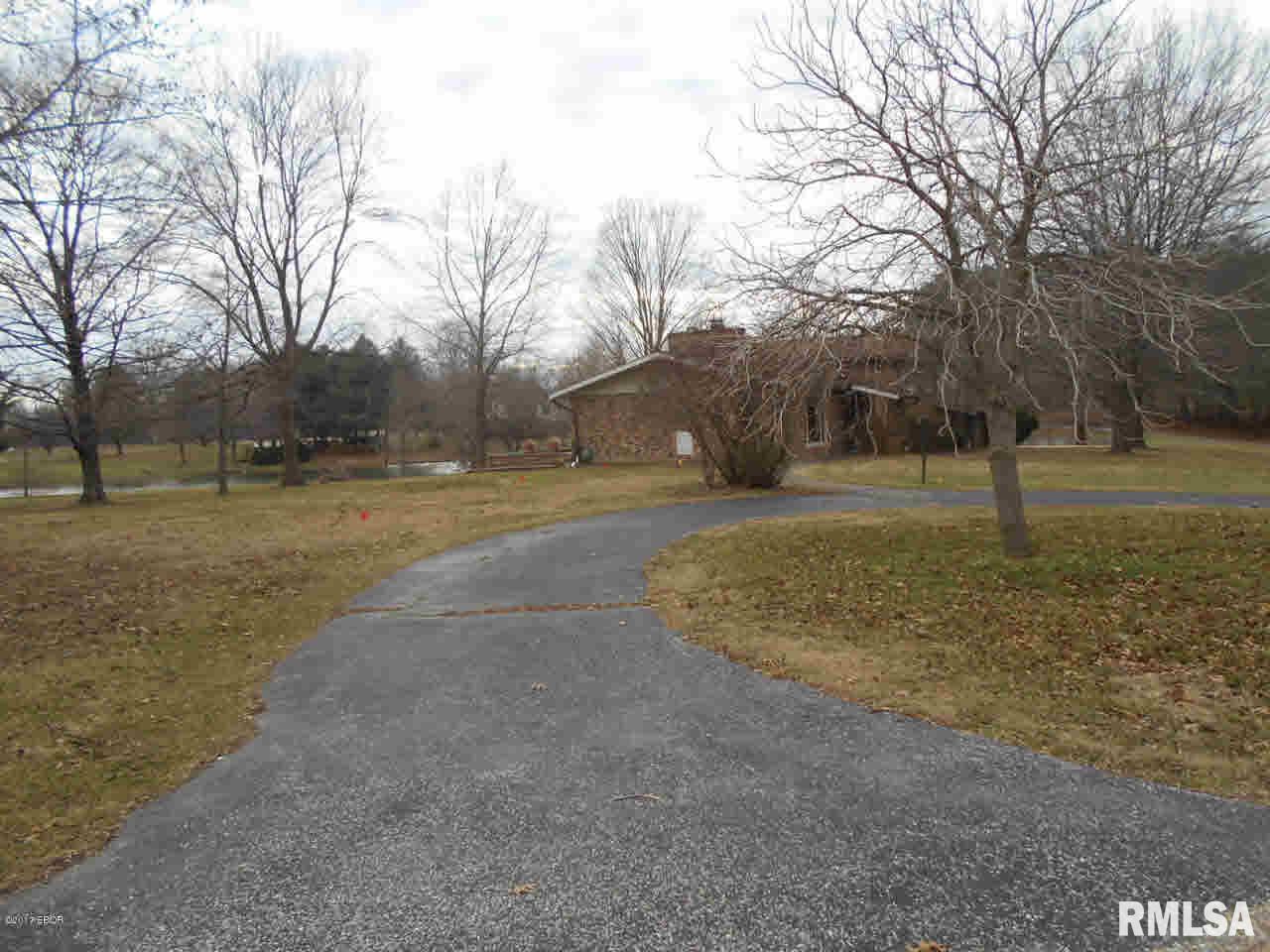 100 Fox Creek Road Flora, IL 62839 - Photo 10 of 48