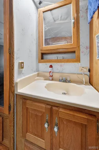 $79,900 | 36 Rocky Ridge, New Florence, MO 63363