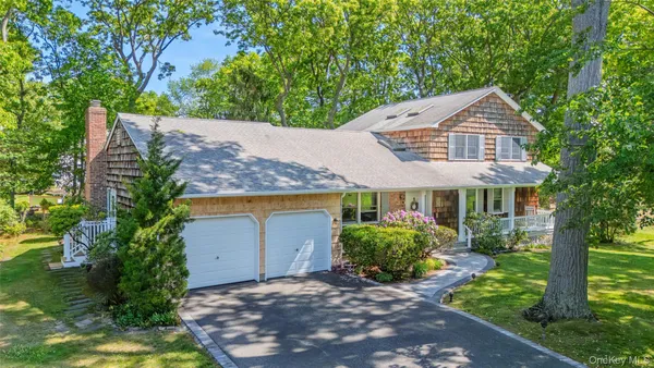 $799,000 | 7 Cedarwood Court, Setauket, NY 11733