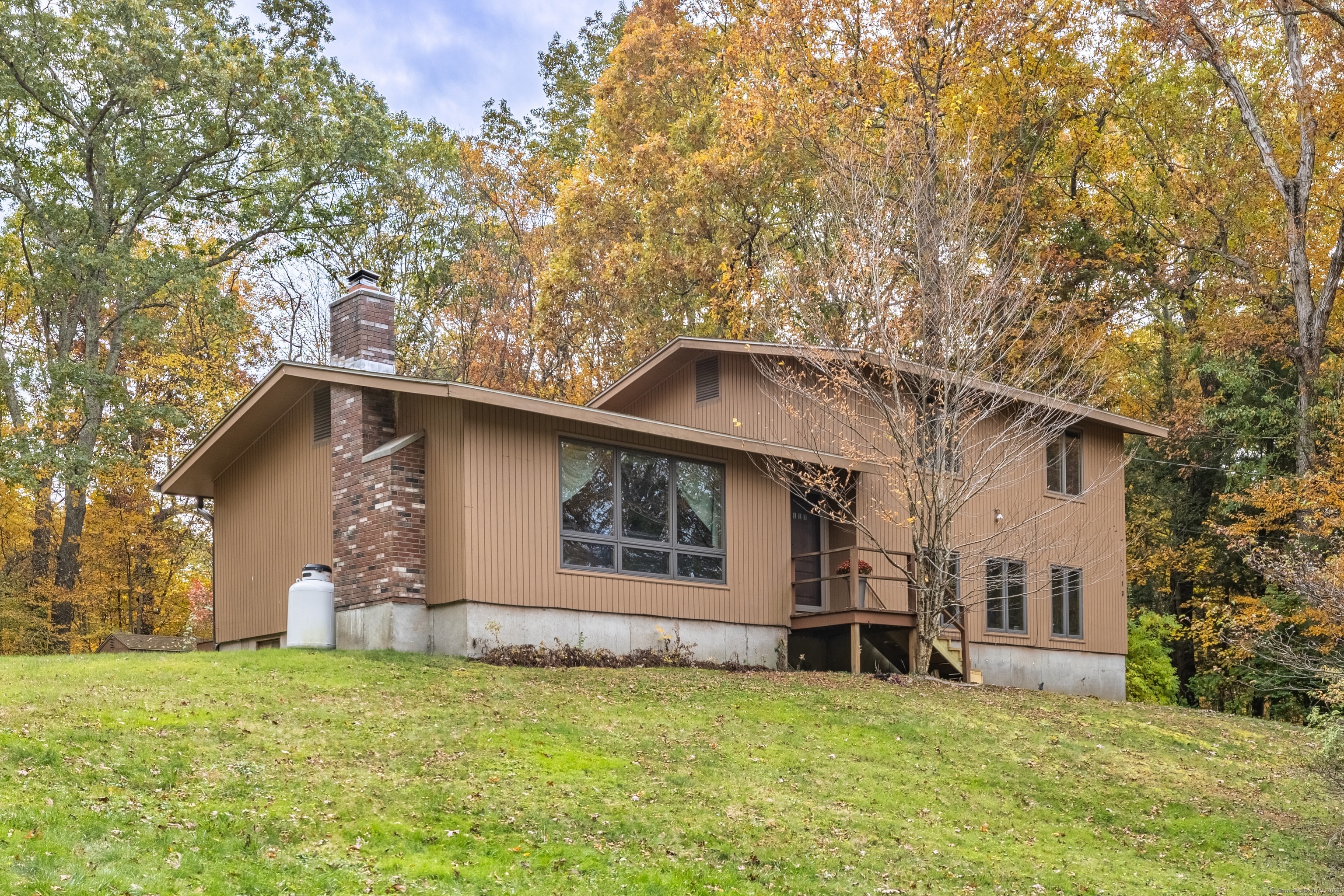 113 Hillyndale Road Mansfield, CT 06268 - Photo 1 of 1