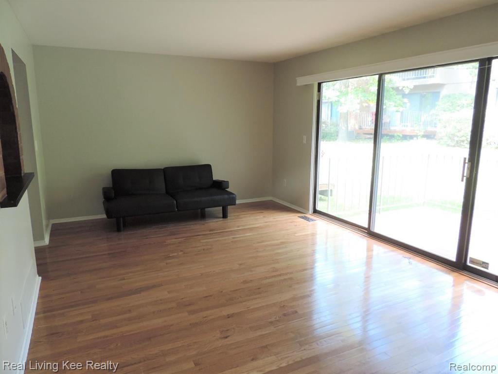 1422 Oakbrook Rochester Hills Rochester, MI 48307 - Photo 12 of 33