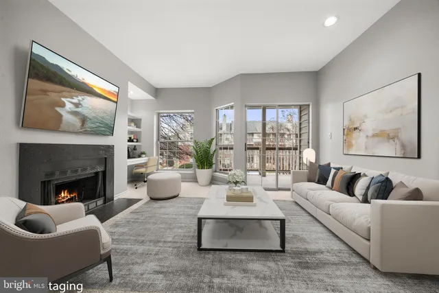 $290,900 | 3916 Penderview Drive, Unit 425, Fairfax, VA 22033