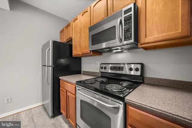 $290,900 | 3916 Penderview Drive, Unit 425, Fairfax, VA 22033