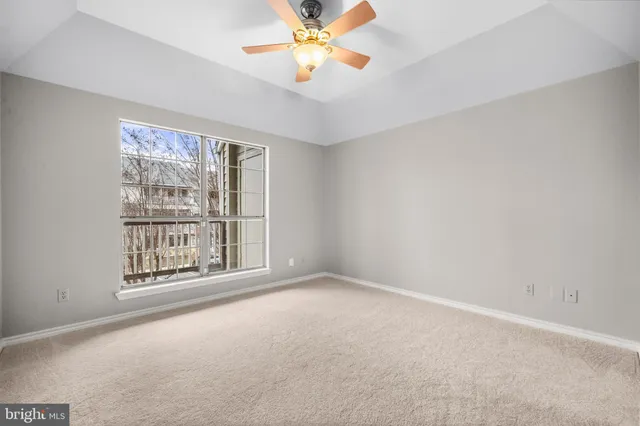 $290,900 | 3916 Penderview Drive, Unit 425, Fairfax, VA 22033