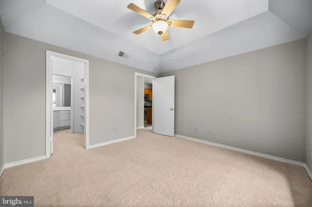 $290,900 | 3916 Penderview Drive, Unit 425, Fairfax, VA 22033