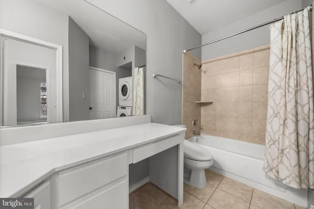 $290,900 | 3916 Penderview Drive, Unit 425, Fairfax, VA 22033