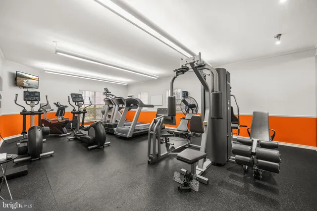 $290,900 | 3916 Penderview Drive, Unit 425, Fairfax, VA 22033