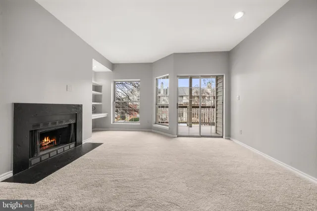 $290,900 | 3916 Penderview Drive, Unit 425, Fairfax, VA 22033