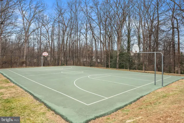 $290,900 | 3916 Penderview Drive, Unit 425, Fairfax, VA 22033