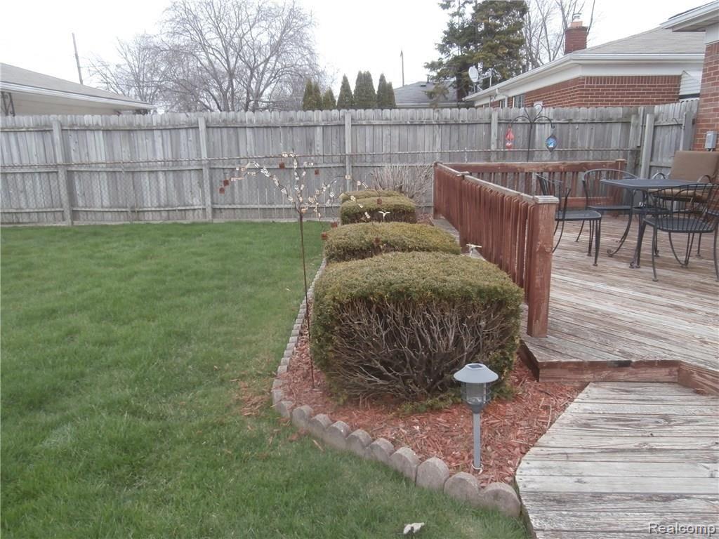 11223 Dale Warren, MI 48089 - Photo 7 of 35 dale street 007.JPG