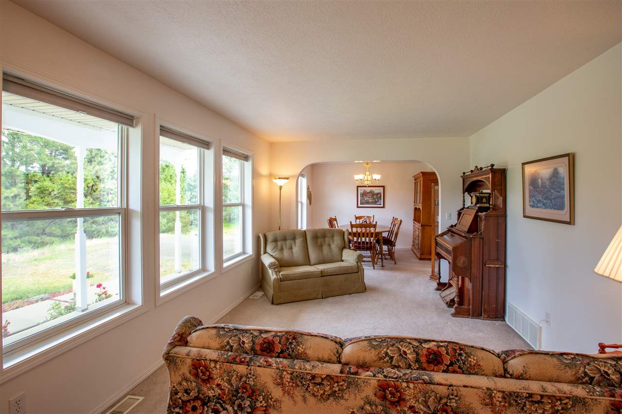 6307 South Chapman Road Greenacres, WA 99016 - Photo 2 of 20