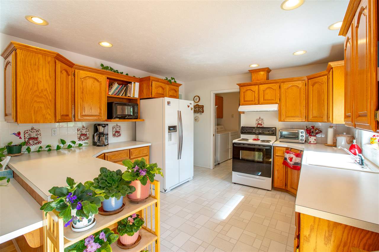 6307 South Chapman Road Greenacres, WA 99016 - Photo 4 of 20