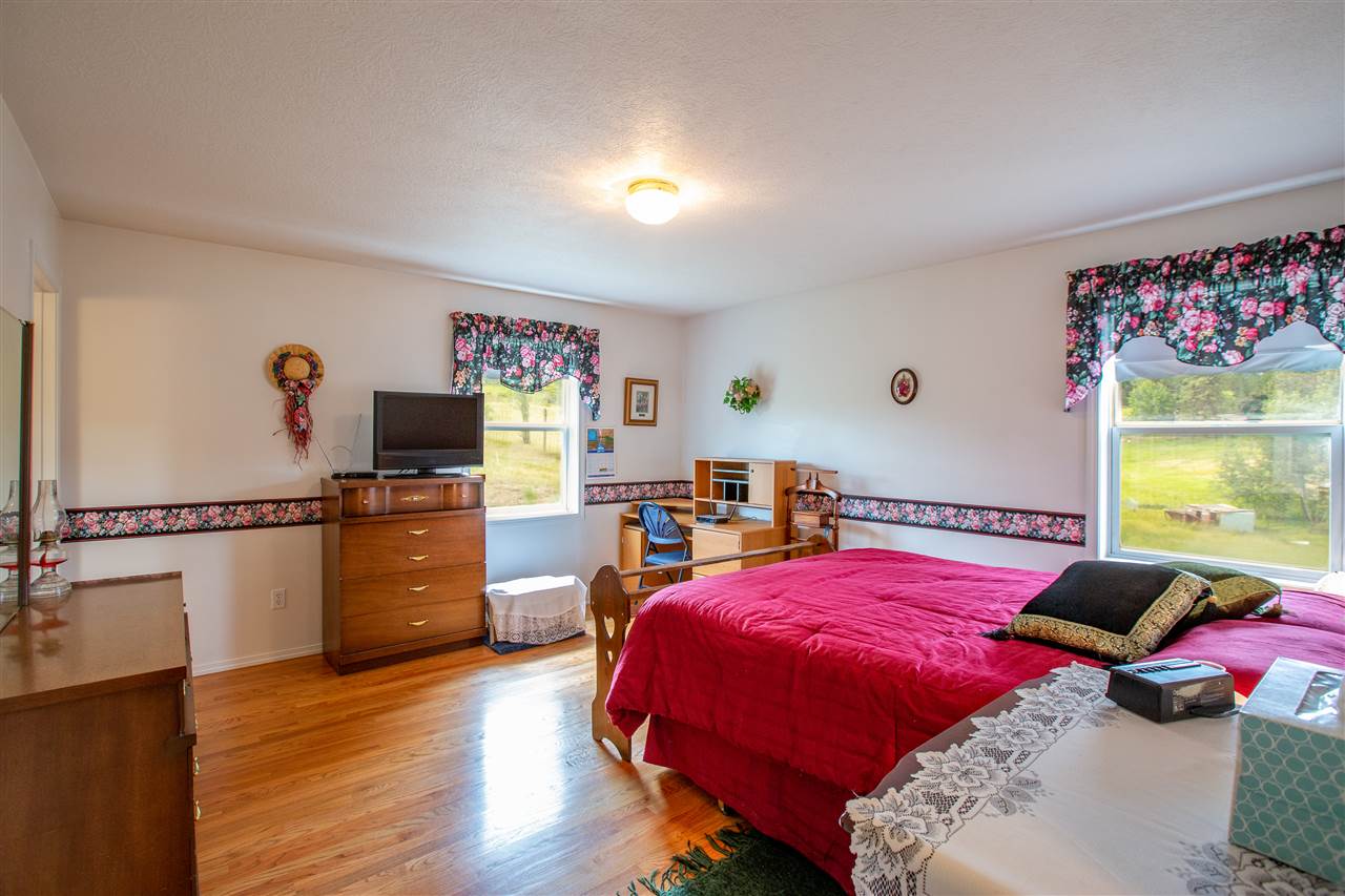 6307 South Chapman Road Greenacres, WA 99016 - Photo 8 of 20