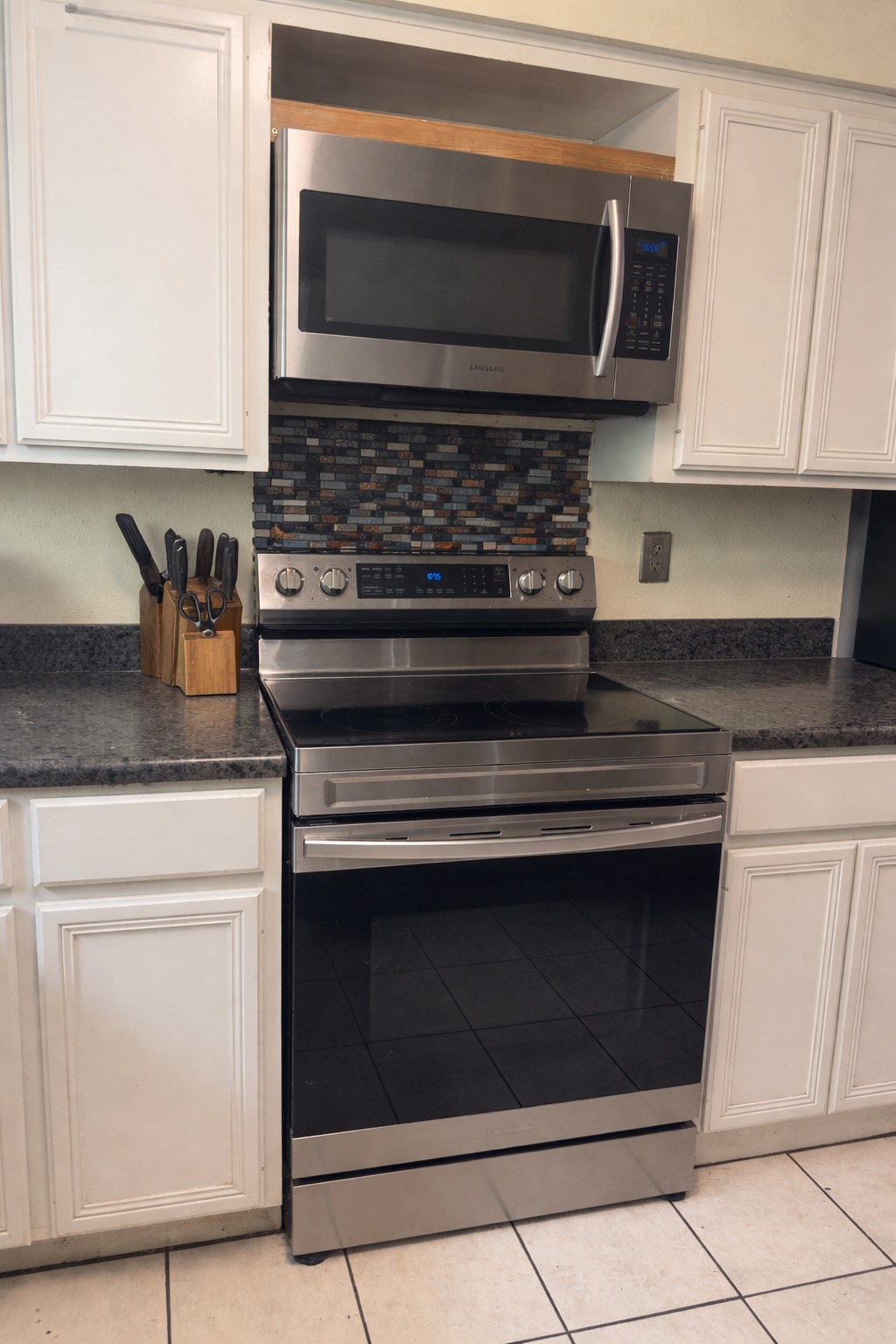 1704 Walnut Street Georgetown, TX 78626 - Photo 8 of 10 Cleaned by AI