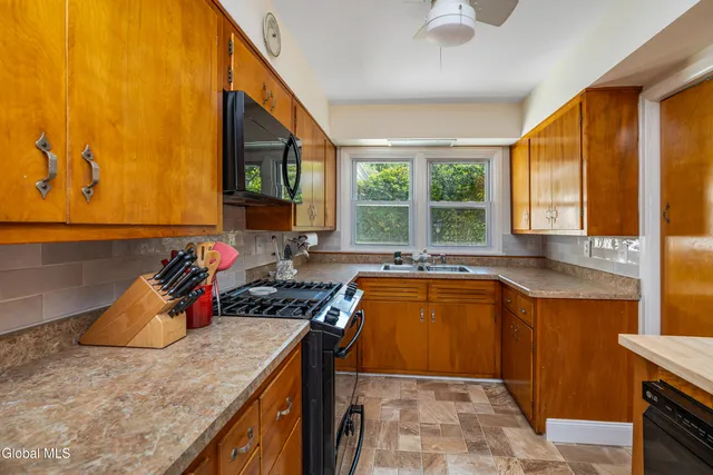 $392,000 | 47 Old Ox Road, Bethlehem, NY 12054