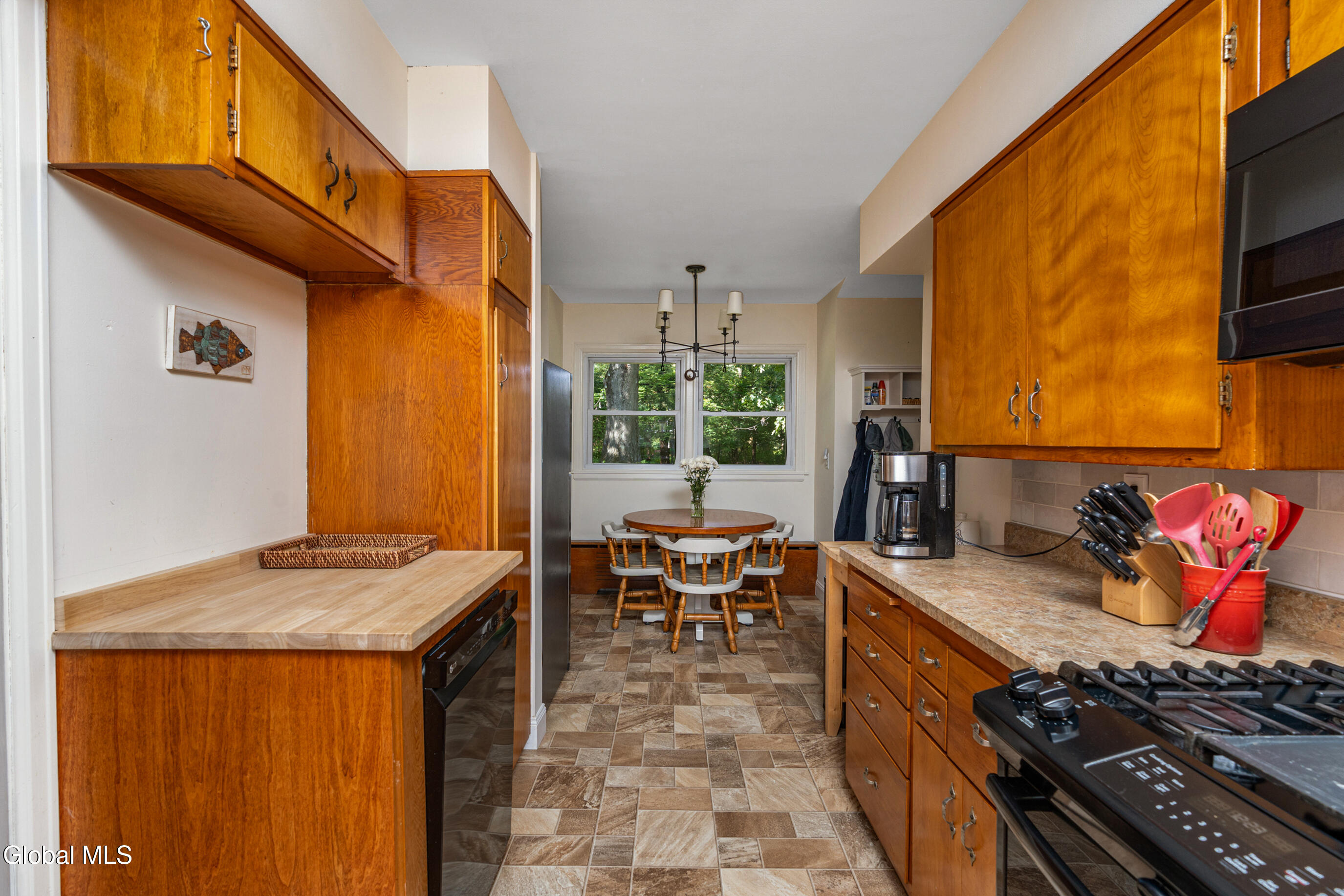 47 Old Ox Road Bethlehem, NY 12054 - Photo 14 of 36 020-47-Old-Ox-Rd