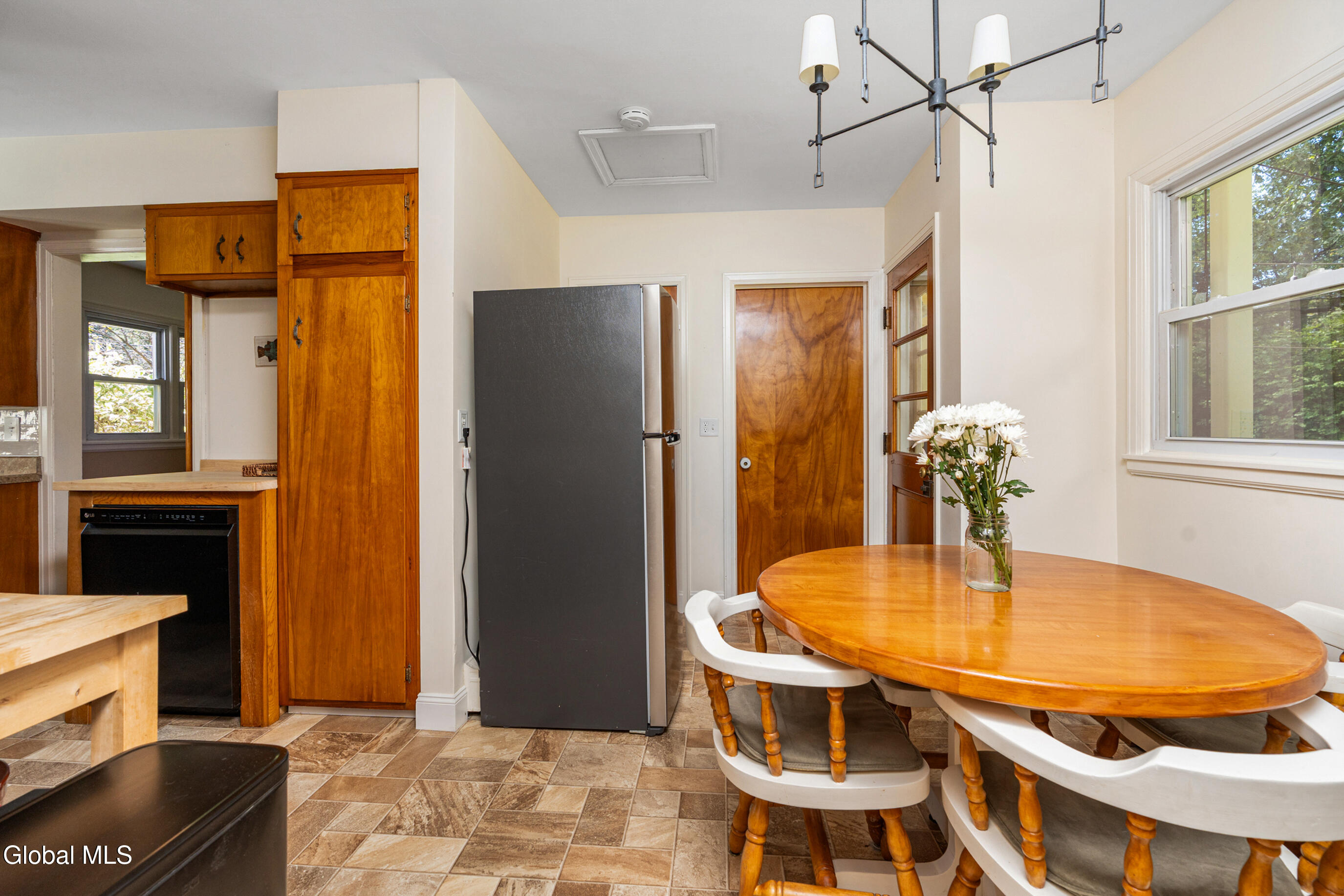 47 Old Ox Road Bethlehem, NY 12054 - Photo 17 of 36 023-47-Old-Ox-Rd