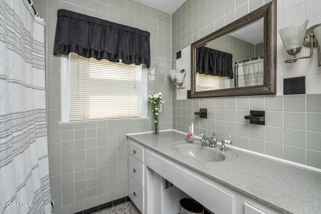 $392,000 | 47 Old Ox Road, Bethlehem, NY 12054