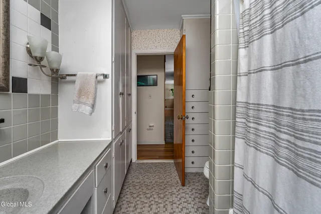 $392,000 | 47 Old Ox Road, Bethlehem, NY 12054