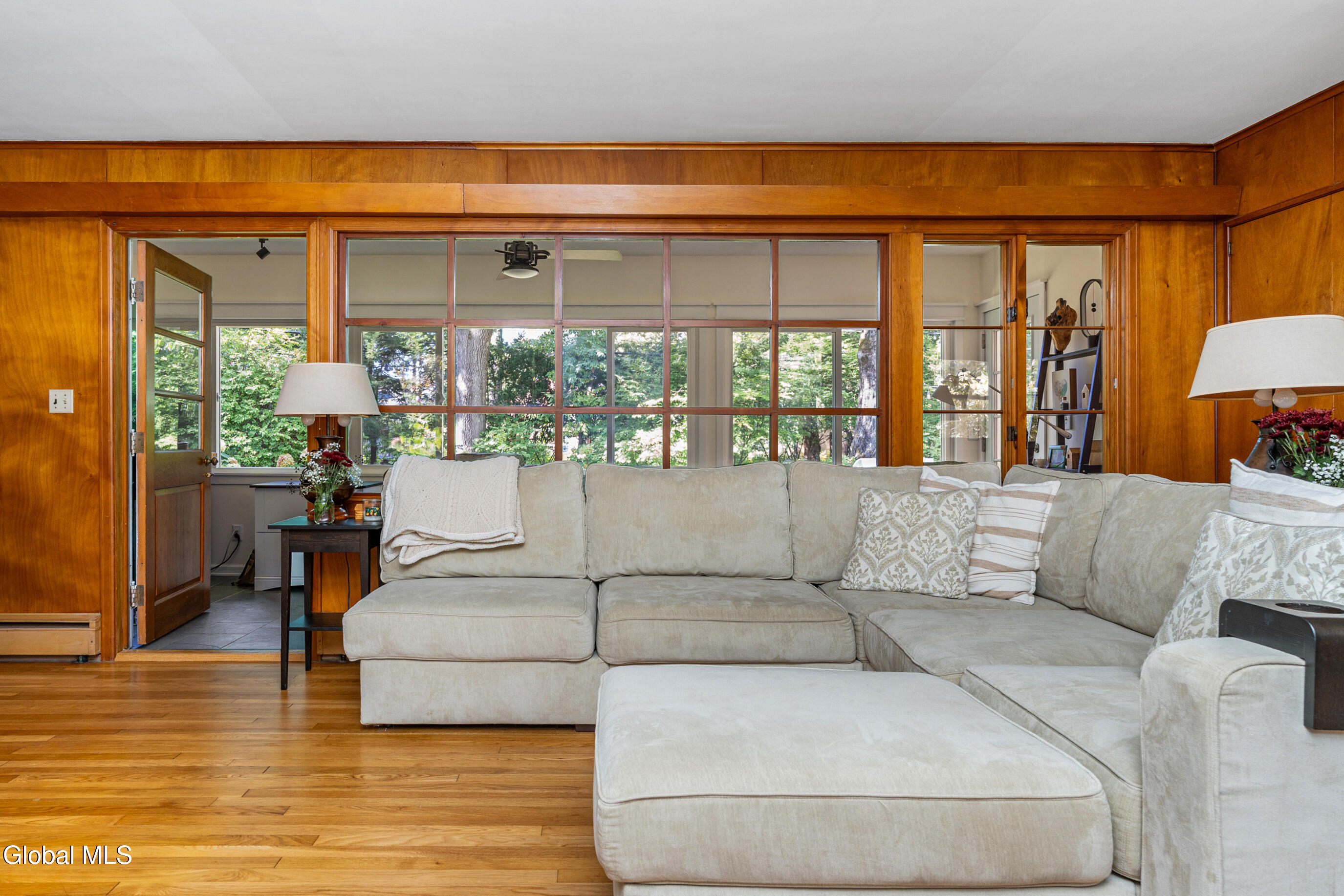 47 Old Ox Road Bethlehem, NY 12054 - Photo 6 of 36 009-47-Old-Ox-Rd