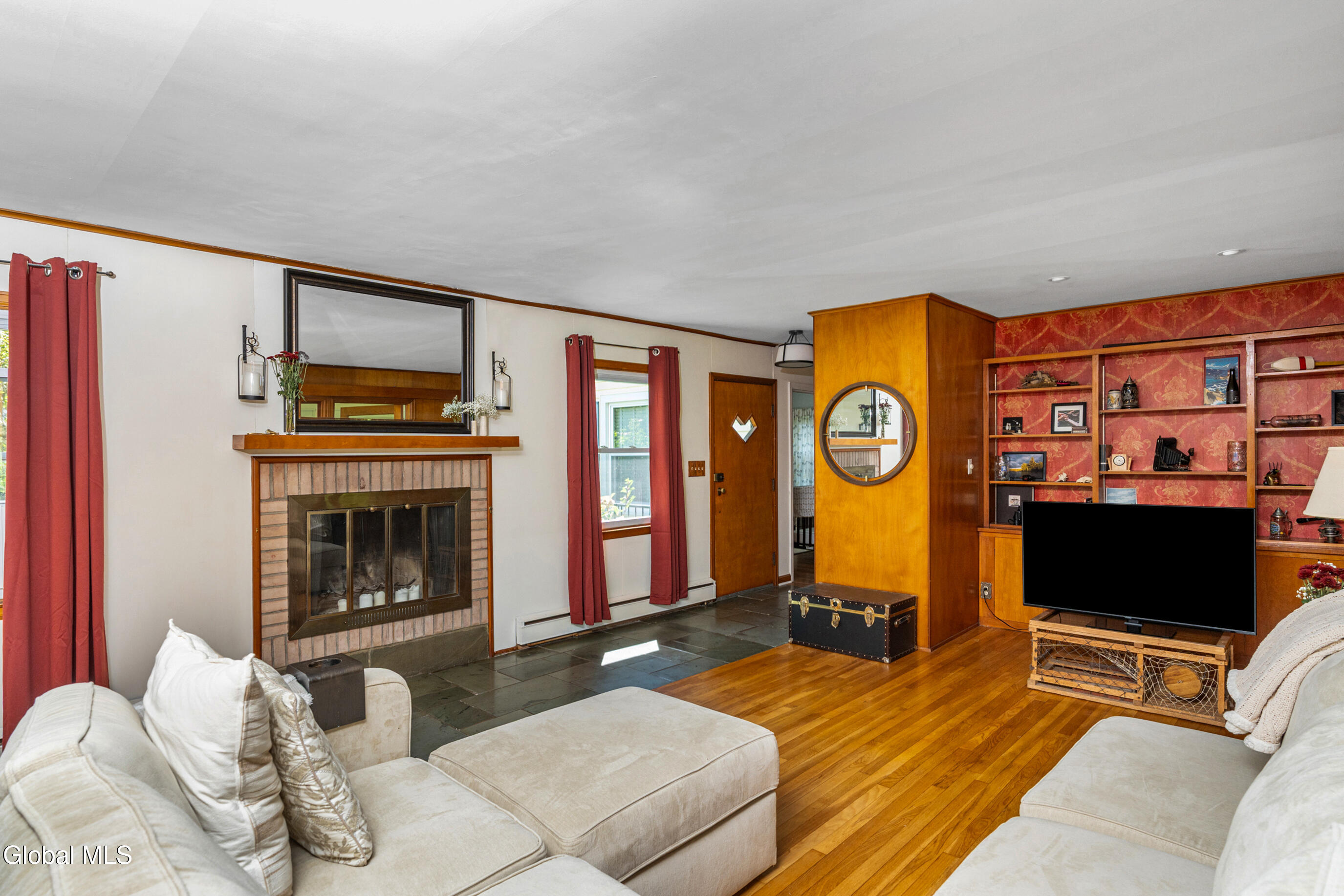 47 Old Ox Road Bethlehem, NY 12054 - Photo 9 of 36 014-47-Old-Ox-Rd