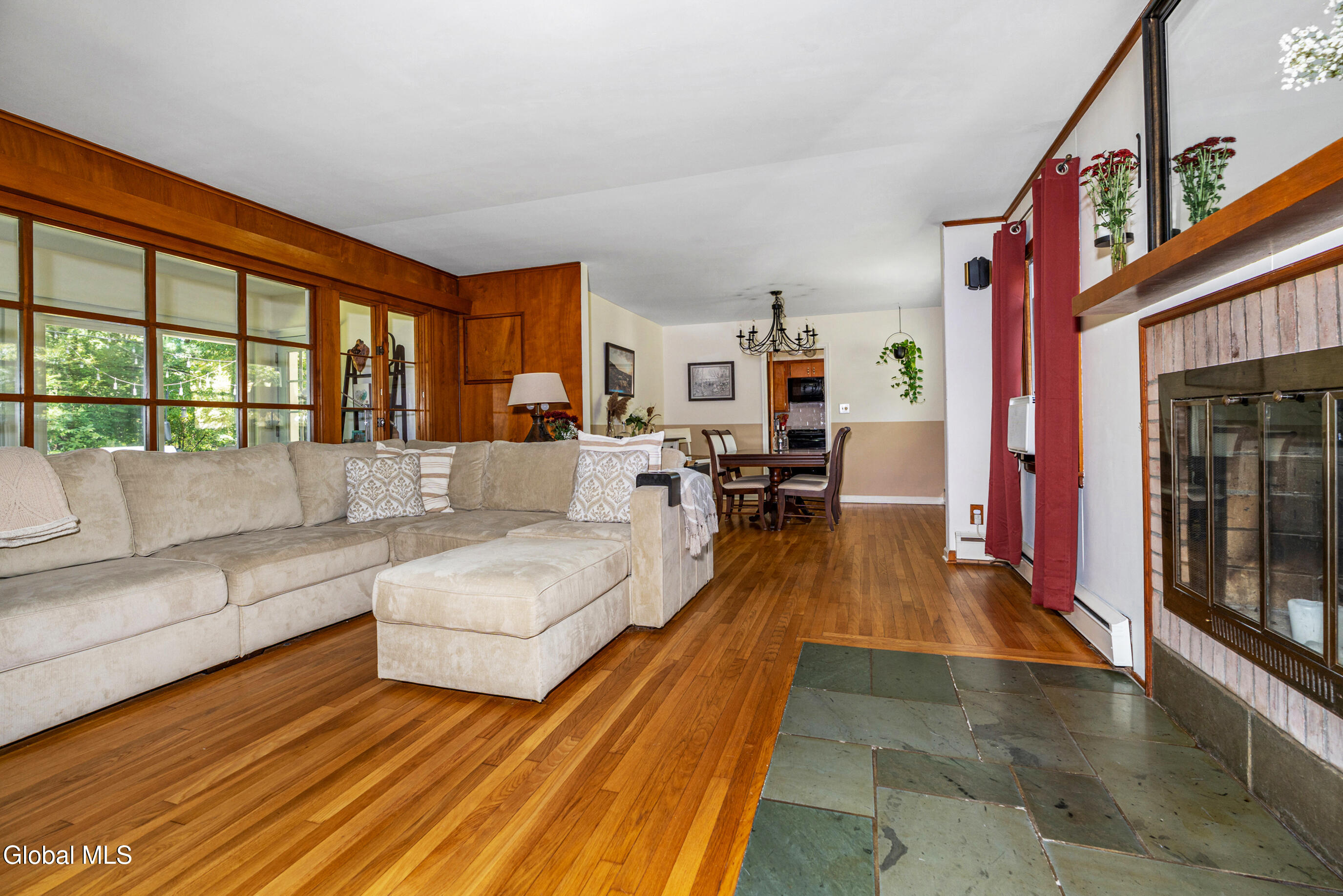 47 Old Ox Road Bethlehem, NY 12054 - Photo 10 of 36 018-47-Old-Ox-Rd