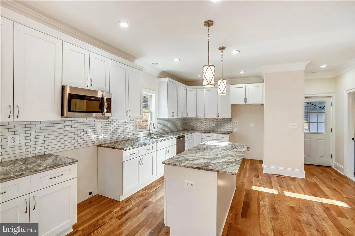 5194 Leeds Manor Road Hume, VA 22639 - Photo 12 of 50 Spacious kitchen with tremendous work space