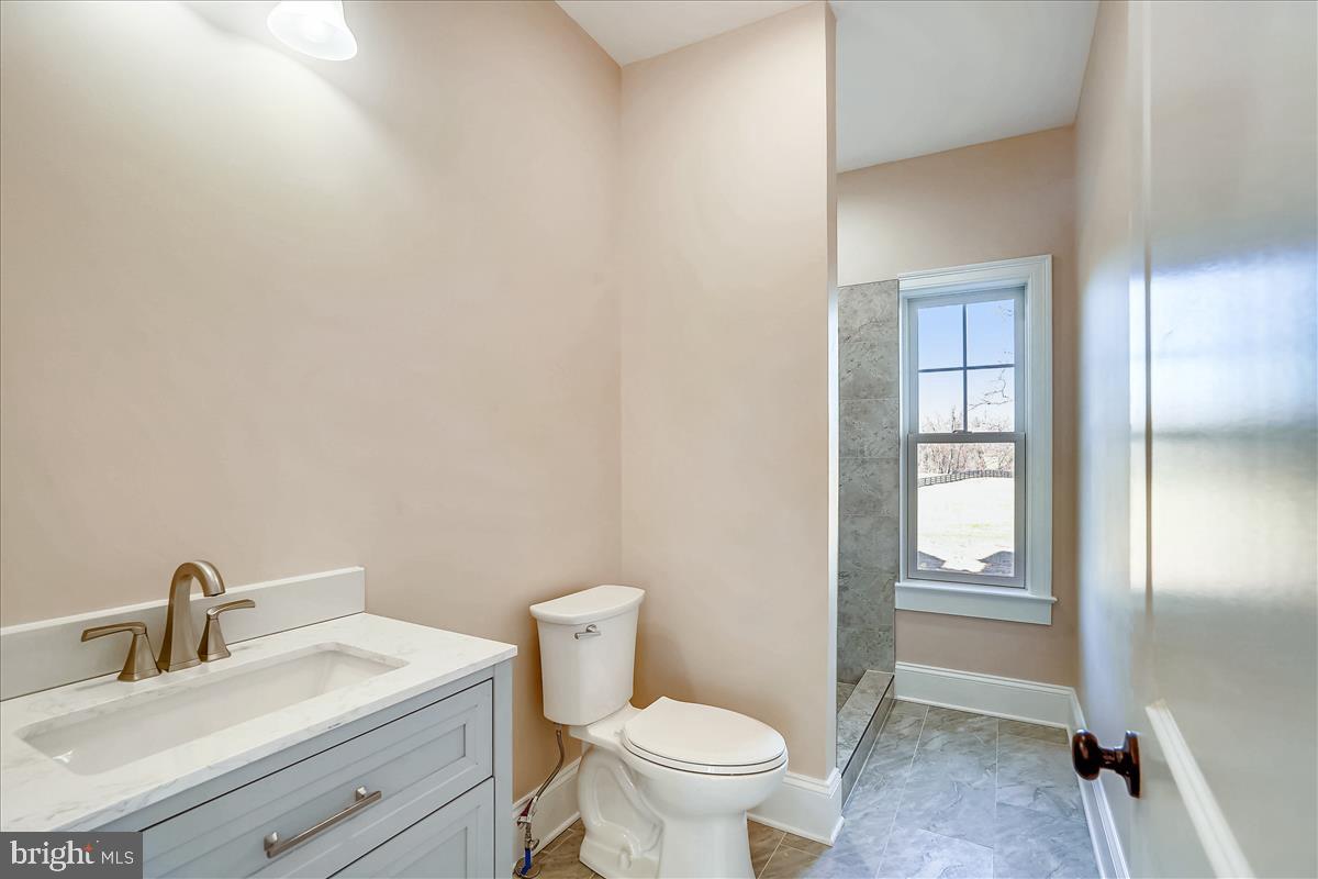 5194 Leeds Manor Road Hume, VA 22639 - Photo 16 of 50 Full bath on main level
