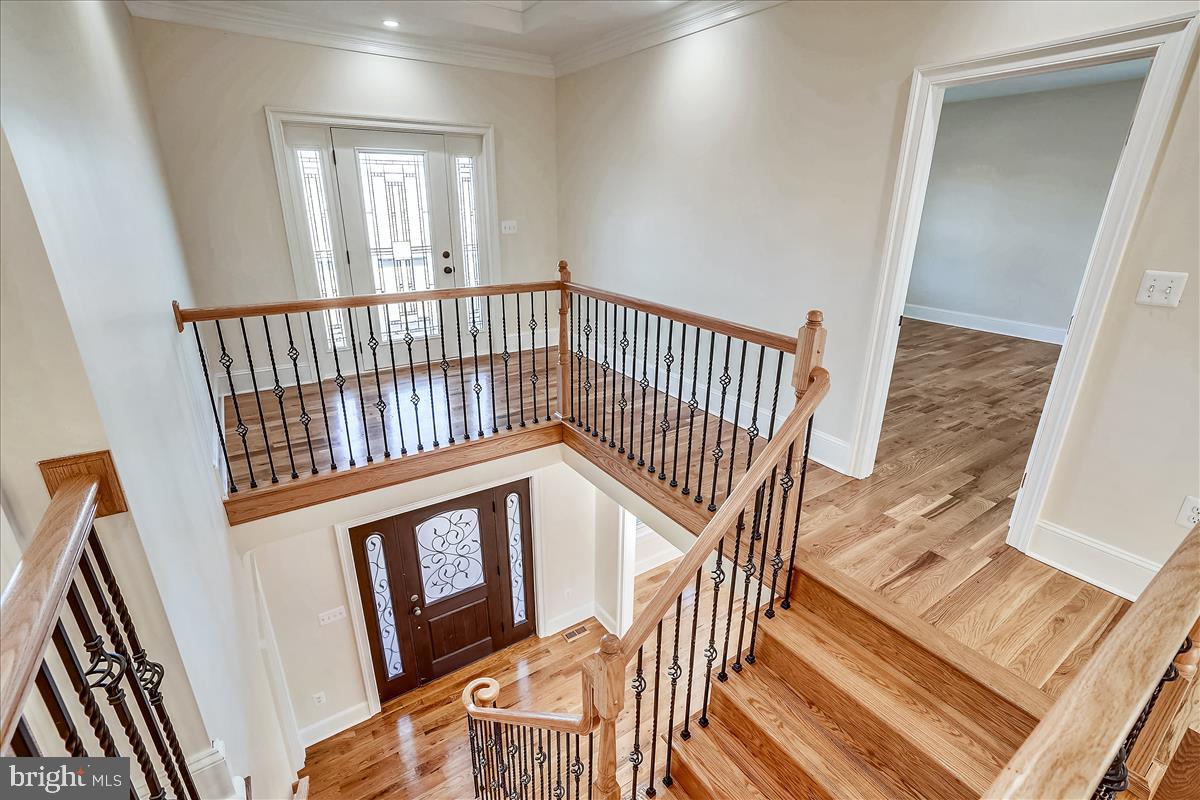 5194 Leeds Manor Road Hume, VA 22639 - Photo 20 of 50 Upper level sitting area leads out to front porch