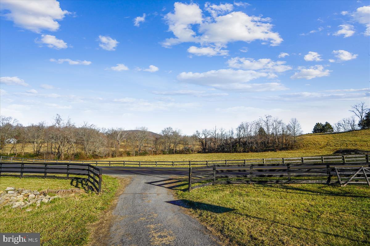 5194 Leeds Manor Road Hume, VA 22639 - Photo 47 of 50 Entrance from Leeds Manor