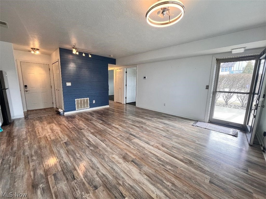 5237 West Lake Road West, Unit 1011 Ashtabula, OH 44004 - Photo 7 of 24
