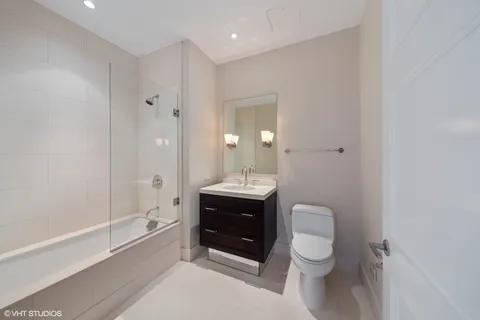 $1,475,000 | 118 East Erie Street, Unit 28E, Chicago, IL 60611