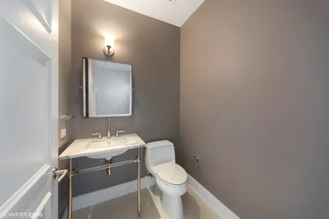 $1,475,000 | 118 East Erie Street, Unit 28E, Chicago, IL 60611