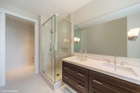 $1,475,000 | 118 East Erie Street, Unit 28E, Chicago, IL 60611