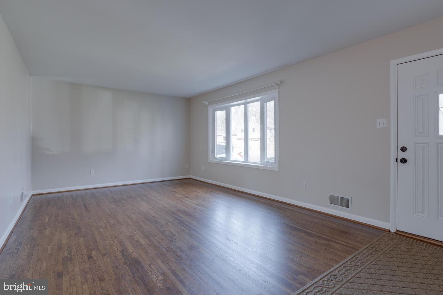 7117 Hadlow Court Springfield, VA 22152 - Photo 10 of 36